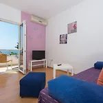 Kairos Apartman *
