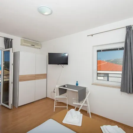 Kairos Apartmán Seget Vranjica